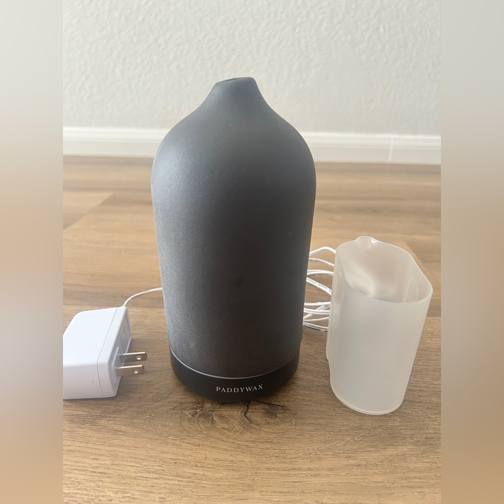 Paddywax Ceramic Essential Oil Diffuser | Black Matte | EUC | Aromatherapy Decor